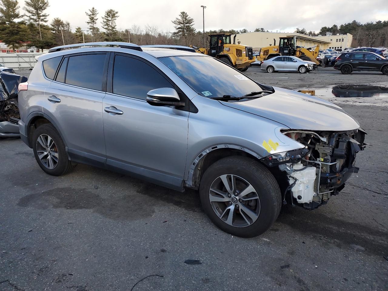 2016 TOYOTA RAV4 XLE - Image 4