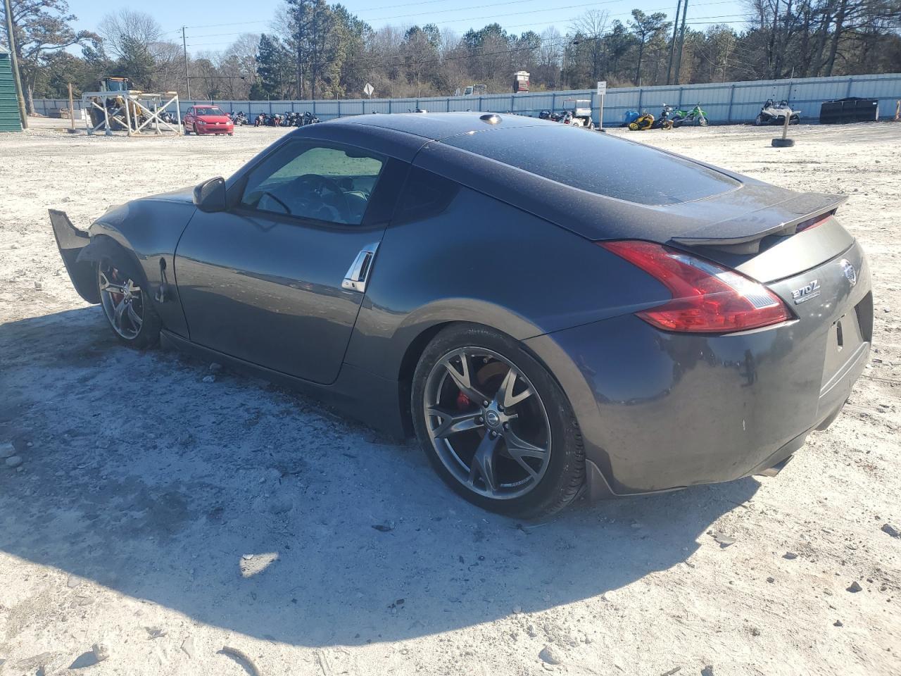 2010 NISSAN 370Z - Фото 2