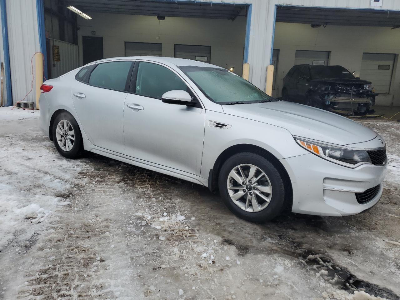 2016 KIA OPTIMA LX - Фото 4