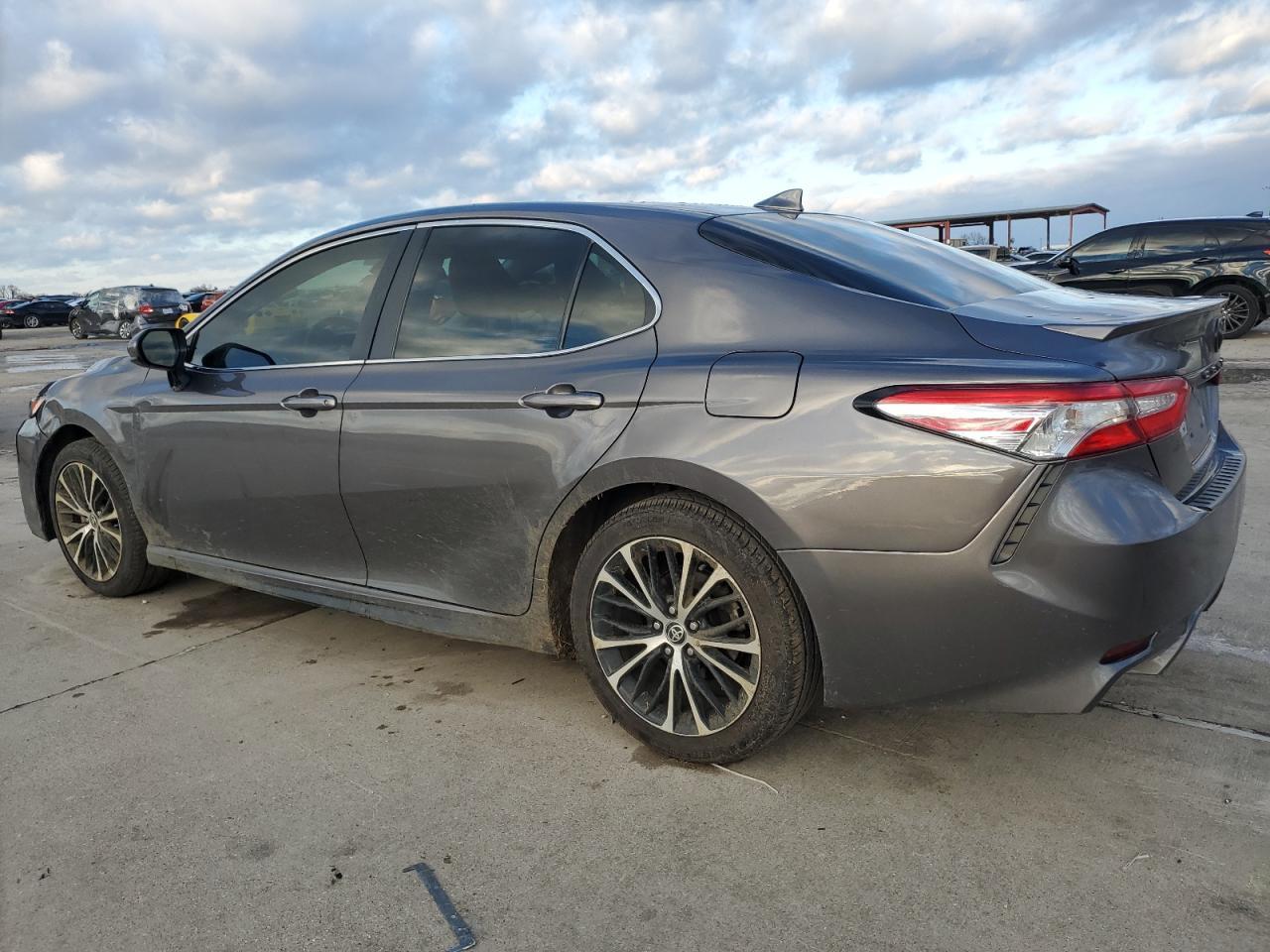 2020 TOYOTA CAMRY SE - Image 2