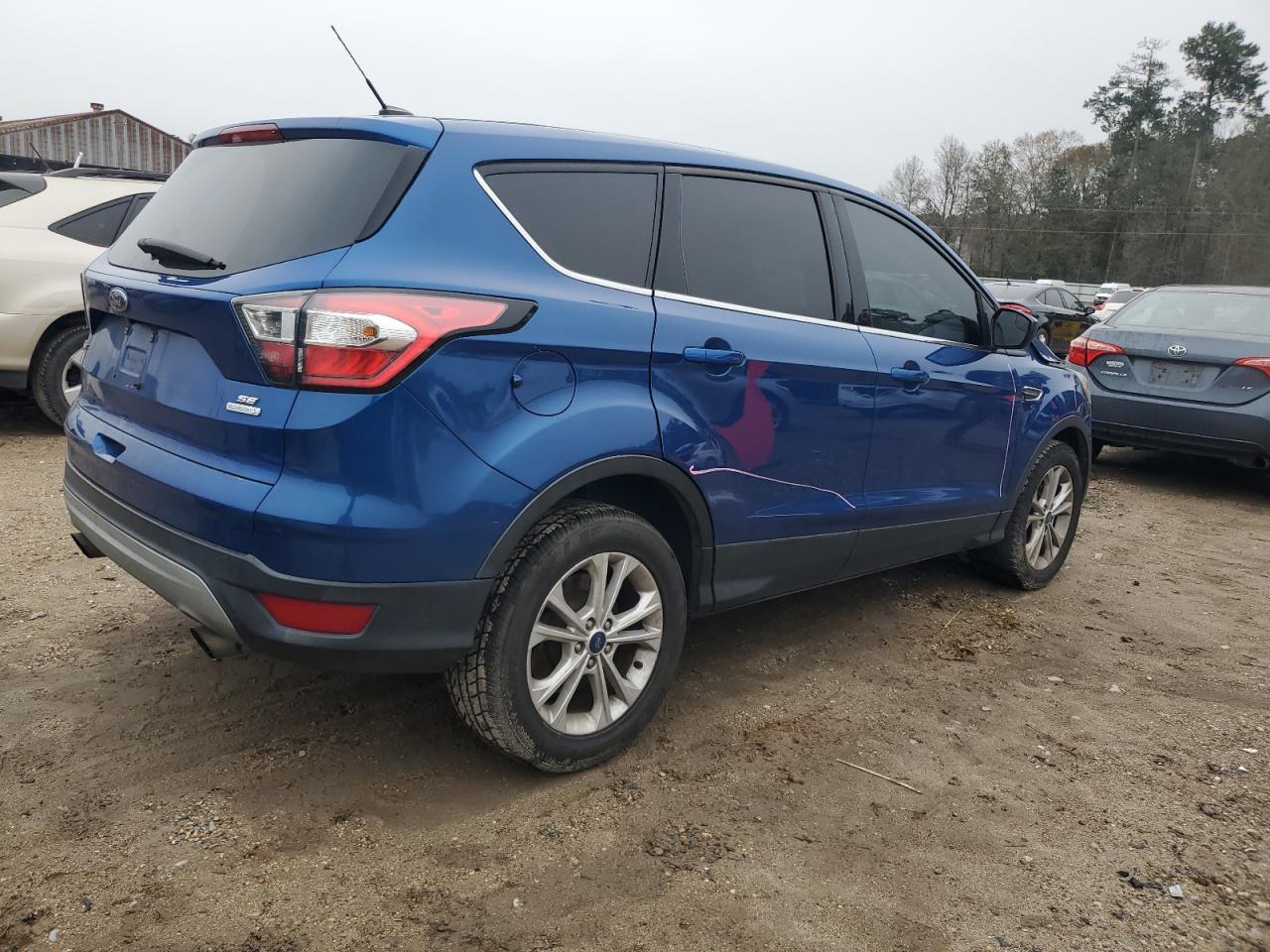2017 FORD ESCAPE SE - Фото 3