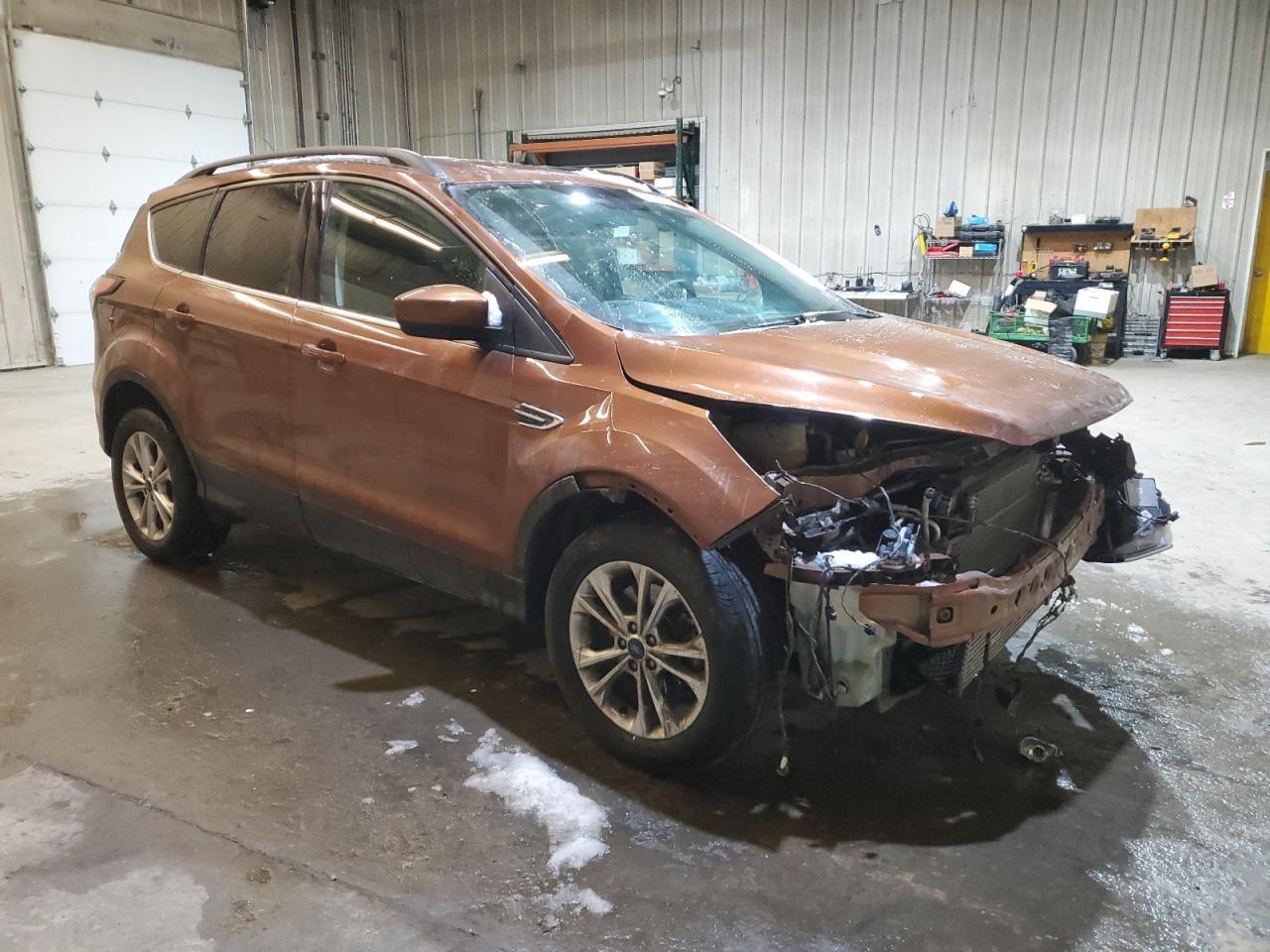 2017 FORD ESCAPE SE - Image 4