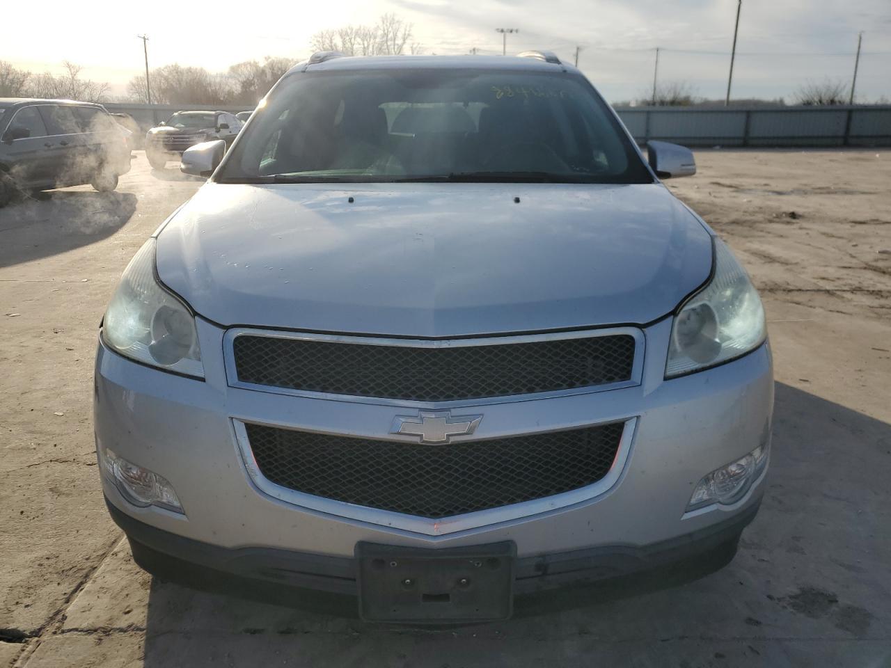 2011 CHEVROLET TRAVERSE L - Image 5