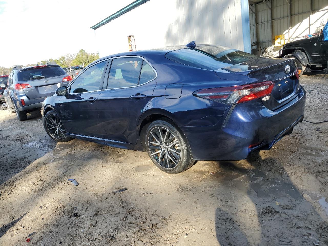 2021 TOYOTA CAMRY SE - Фото 2