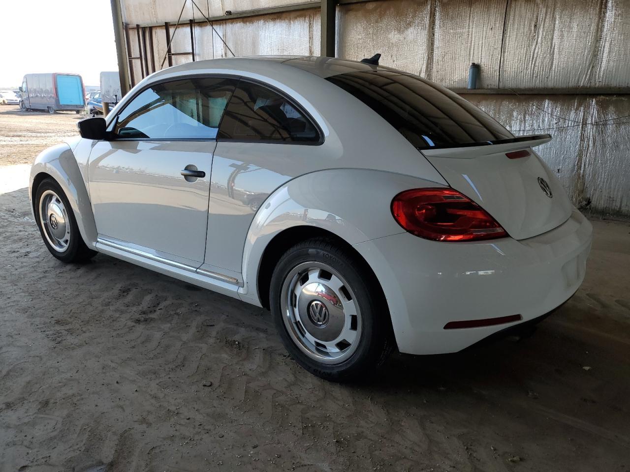 2015 VOLKSWAGEN BEETLE 1.8 - Фото 2
