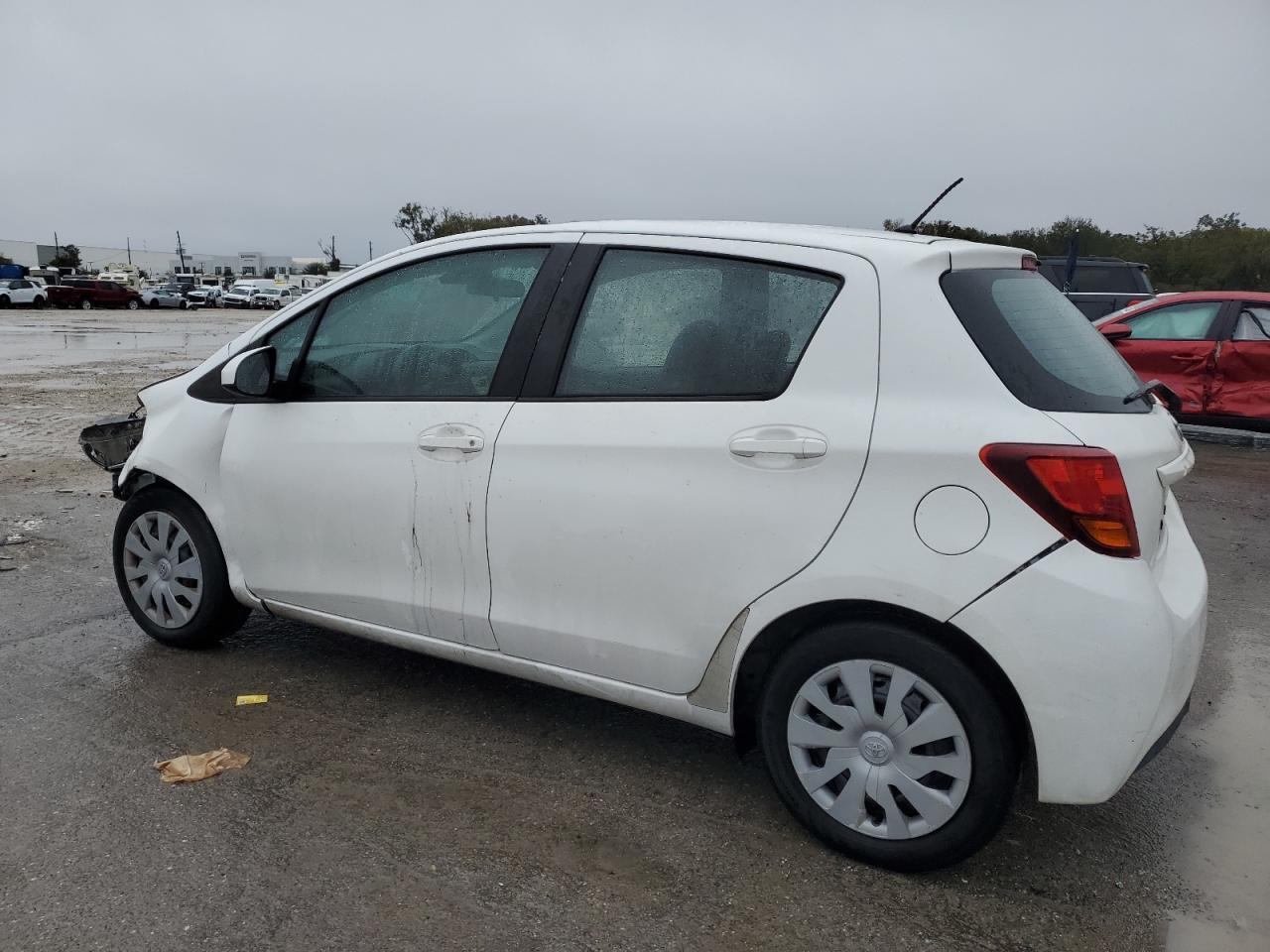 2017 TOYOTA YARIS L - Фото 2