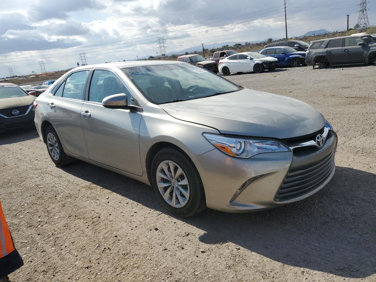 2017 TOYOTA CAMRY LE - Фото 4