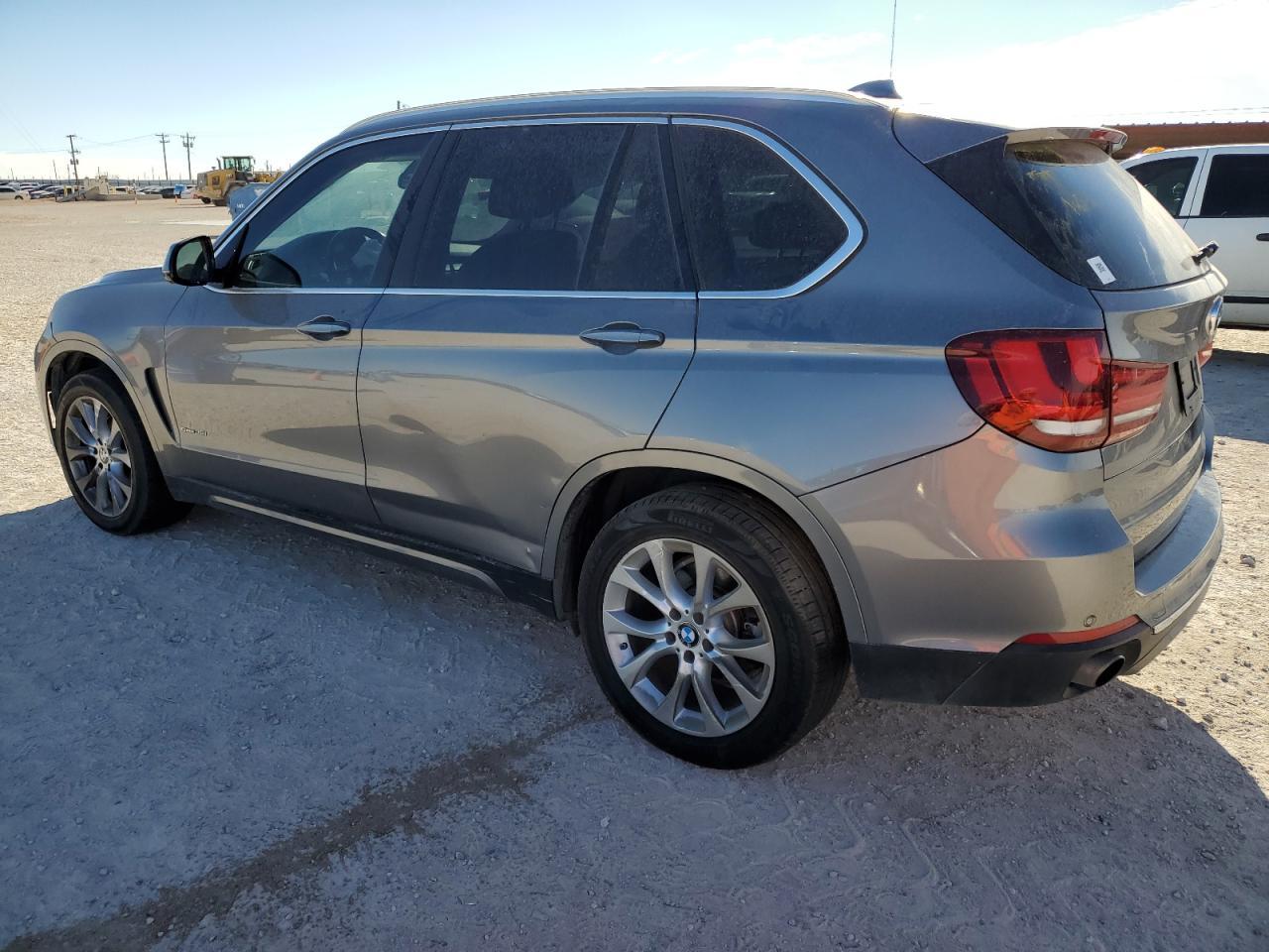 2015 BMW X5 SDRIVE3 - Image 2
