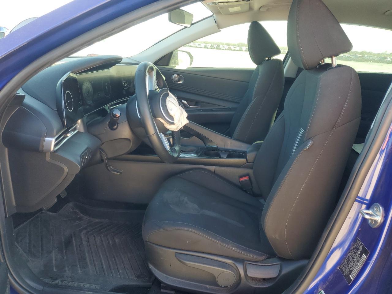 2023 HYUNDAI ELANTRA SE - Image 7
