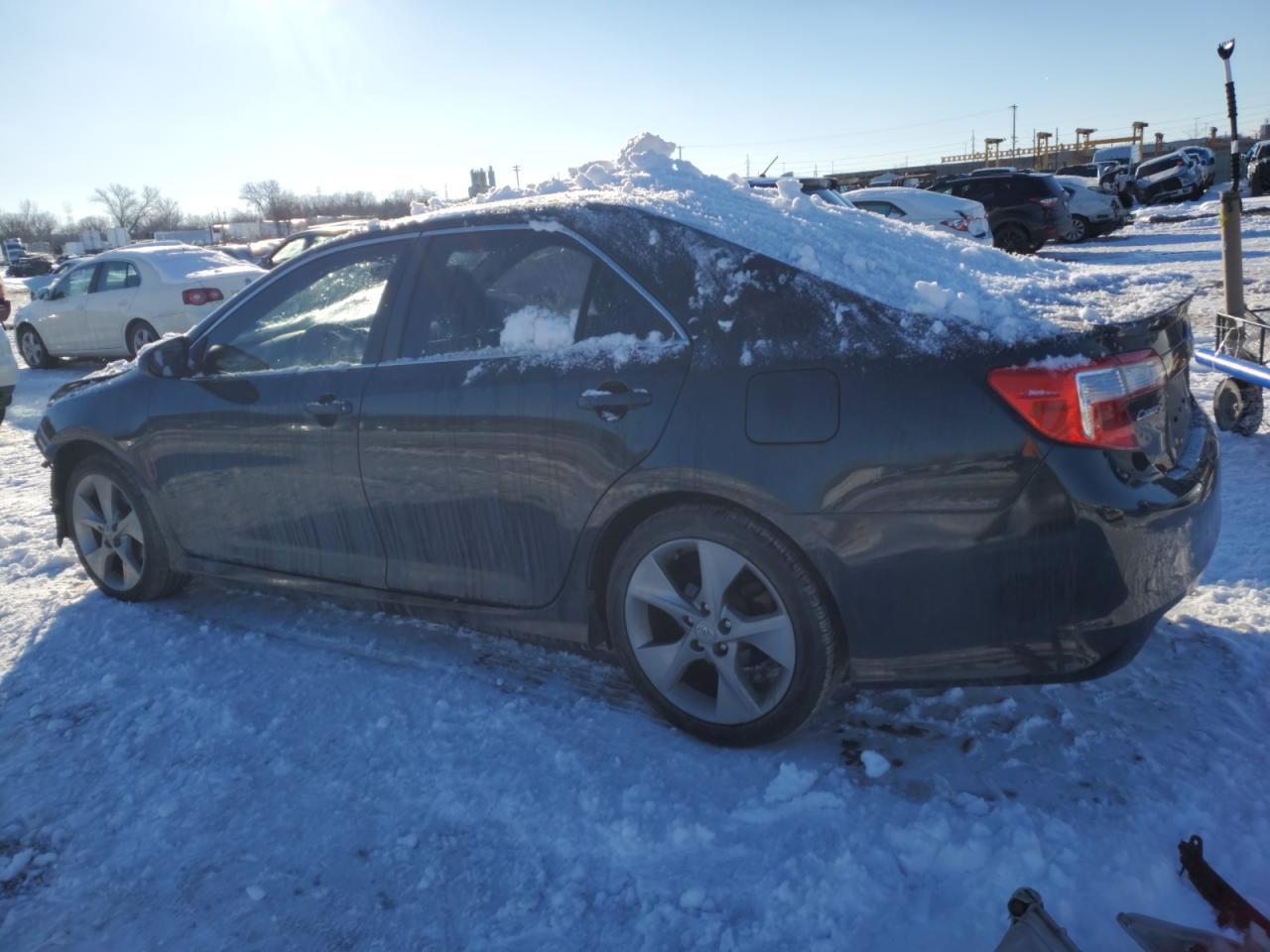 2014 TOYOTA CAMRY L - Фото 2