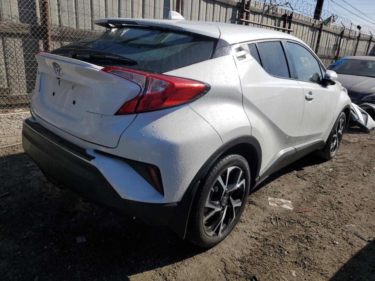 2021 TOYOTA C-HR XLE - Фото 3