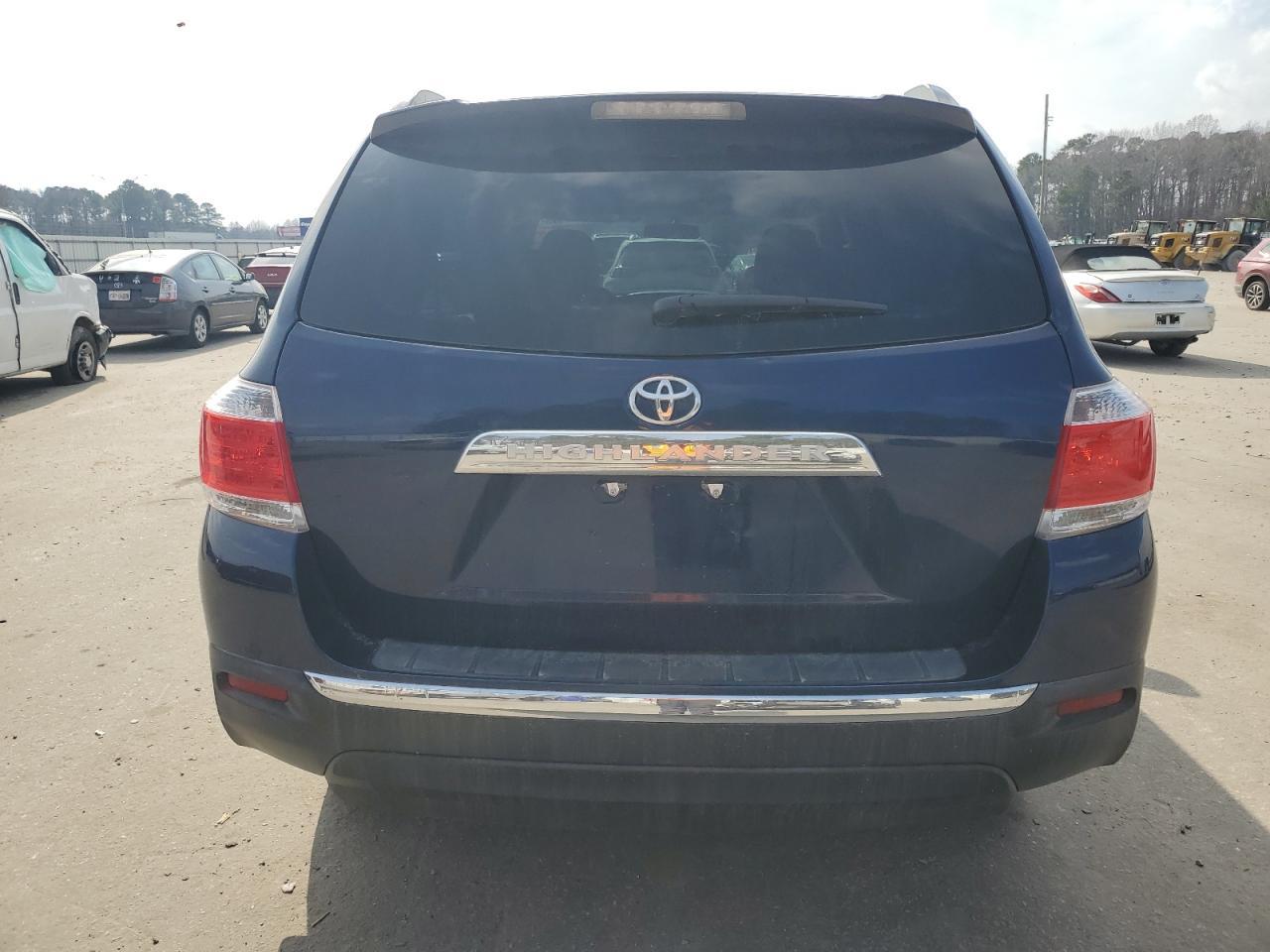 2012 TOYOTA HIGHLANDER - Image 6
