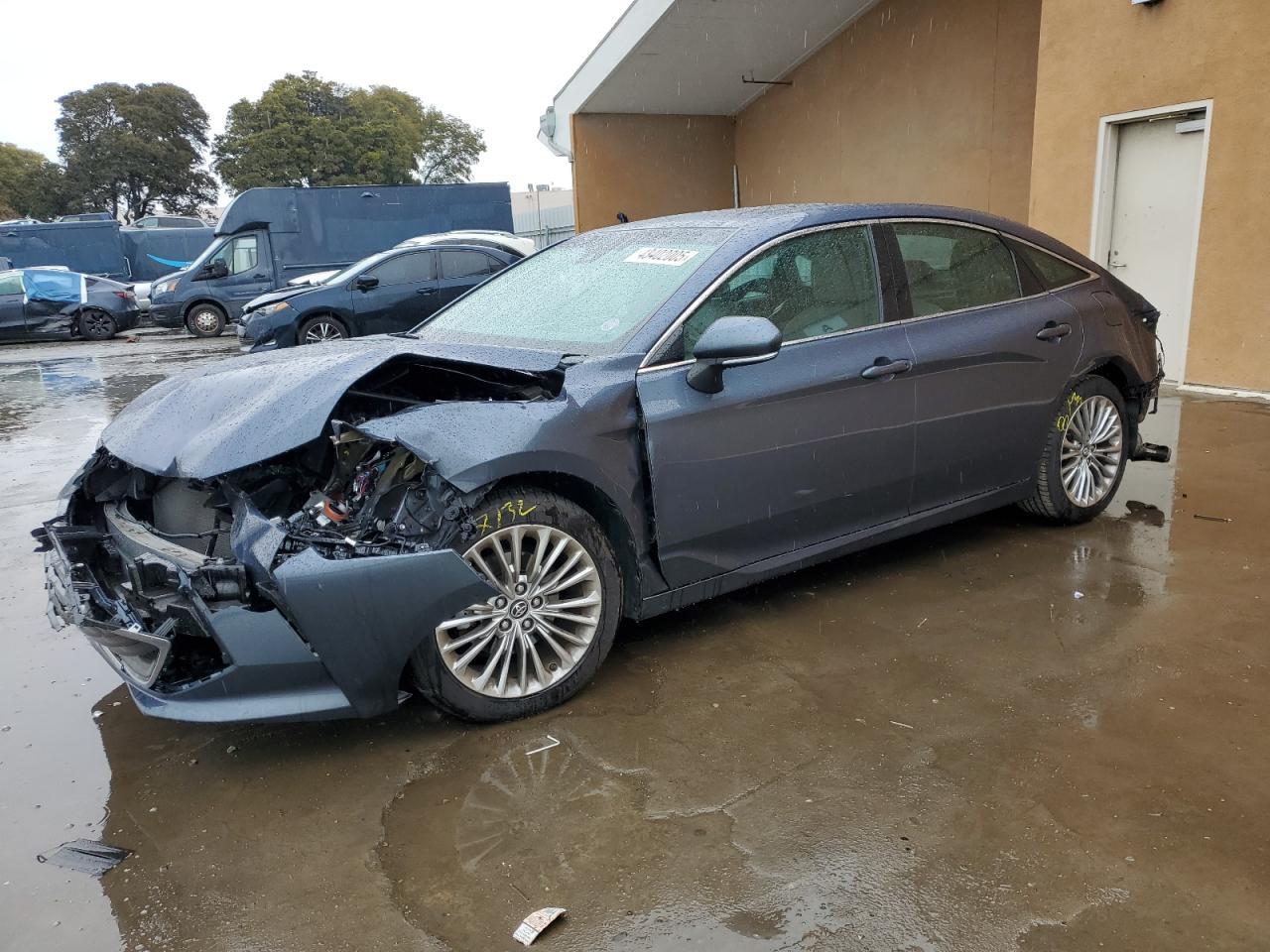 2019 TOYOTA AVALON XLE