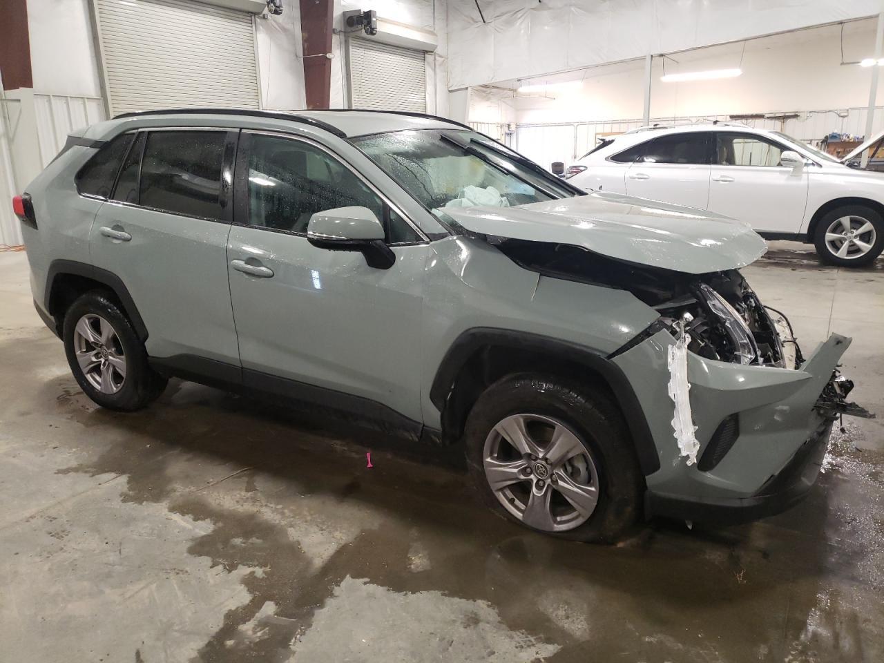 2022 TOYOTA RAV4 XLE - Image 4