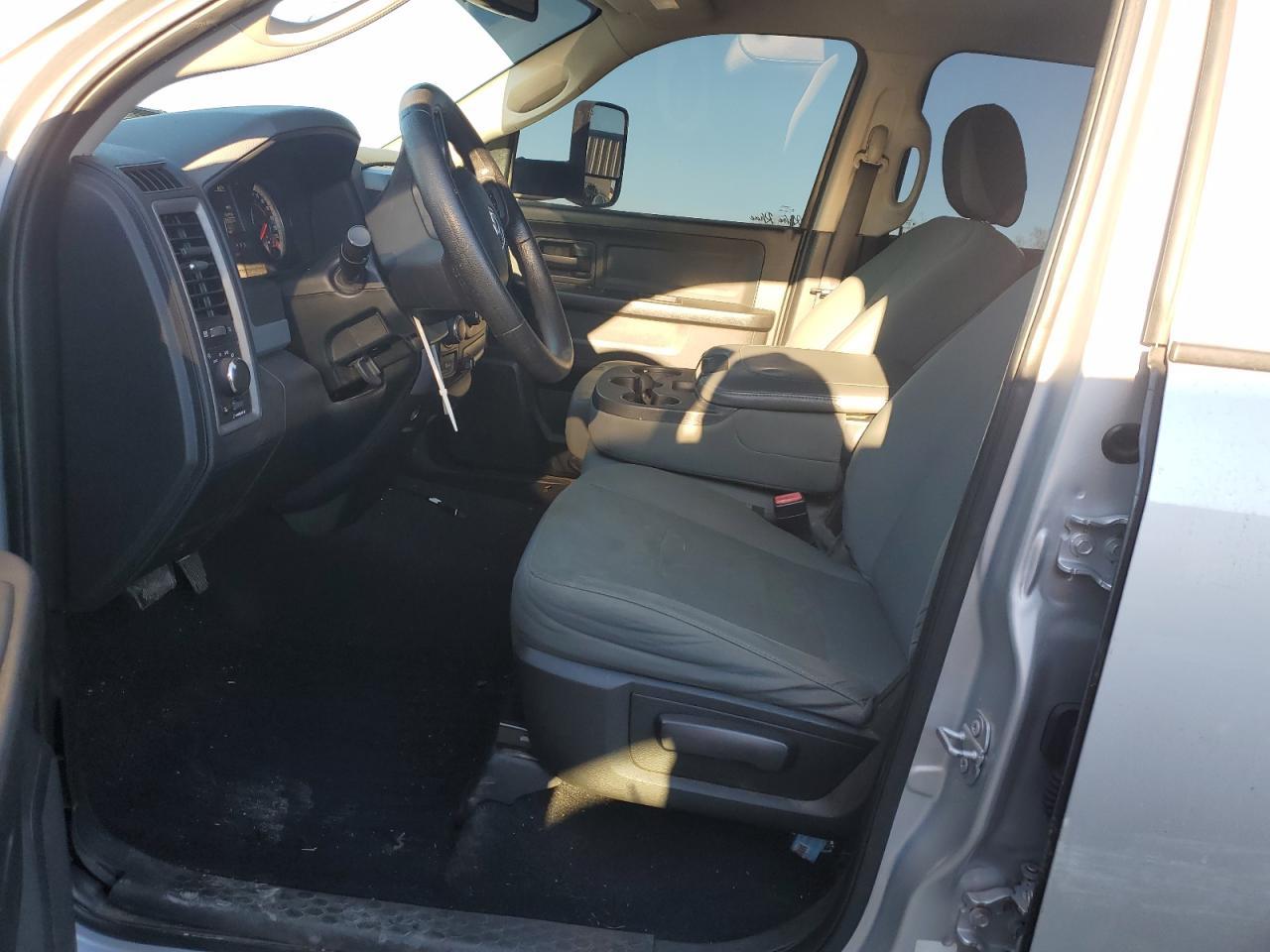 2017 RAM 1500 ST - Image 7