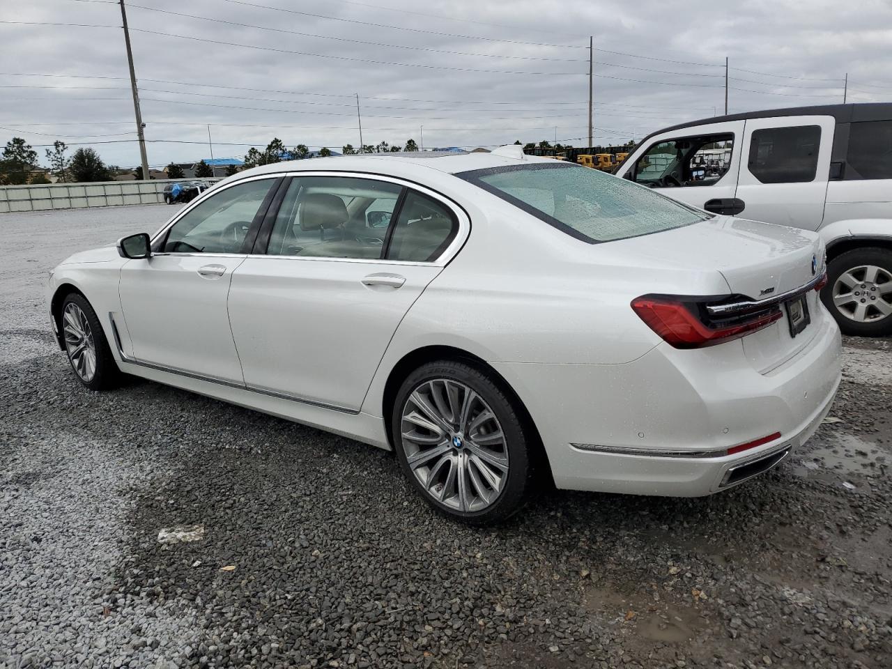 2020 BMW 750 XI - Фото 2