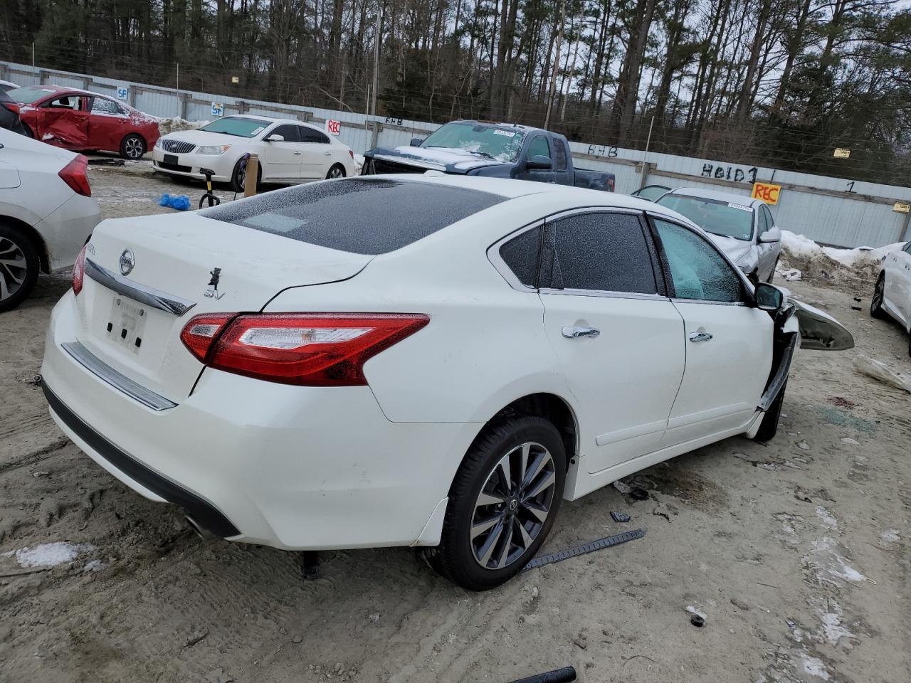 2016 NISSAN ALTIMA 2.5 - Фото 3