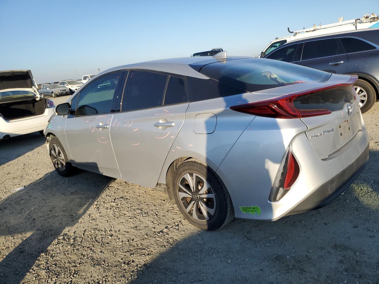 2018 TOYOTA PRIUS PRIM - Image 2