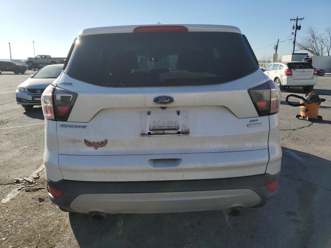2017 FORD ESCAPE SE - Фото 6