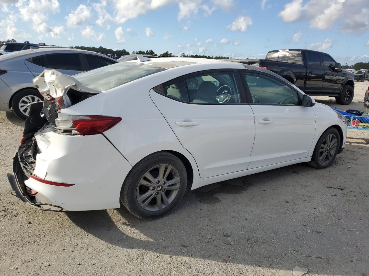 2017 HYUNDAI ELANTRA SE - Image 3