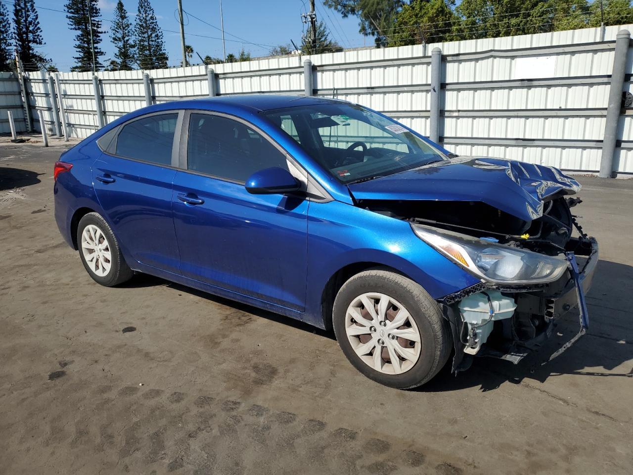 2019 HYUNDAI ACCENT SE - Image 4