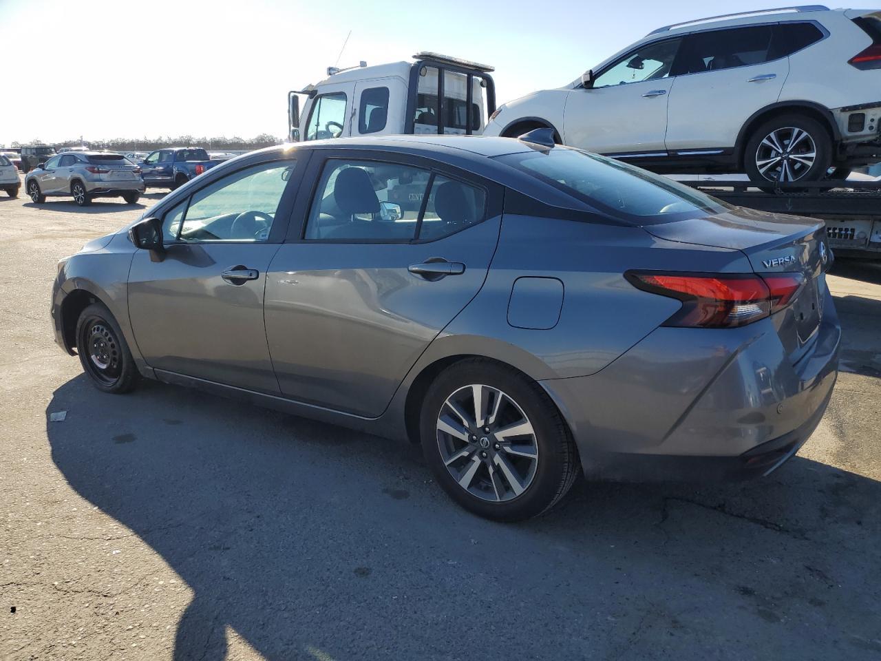 2021 NISSAN VERSA SV - Фото 2