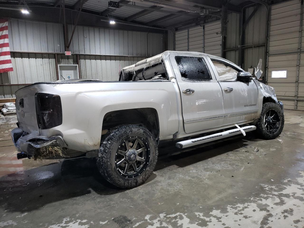 2018 CHEVROLET SILVERADO - Фото 3