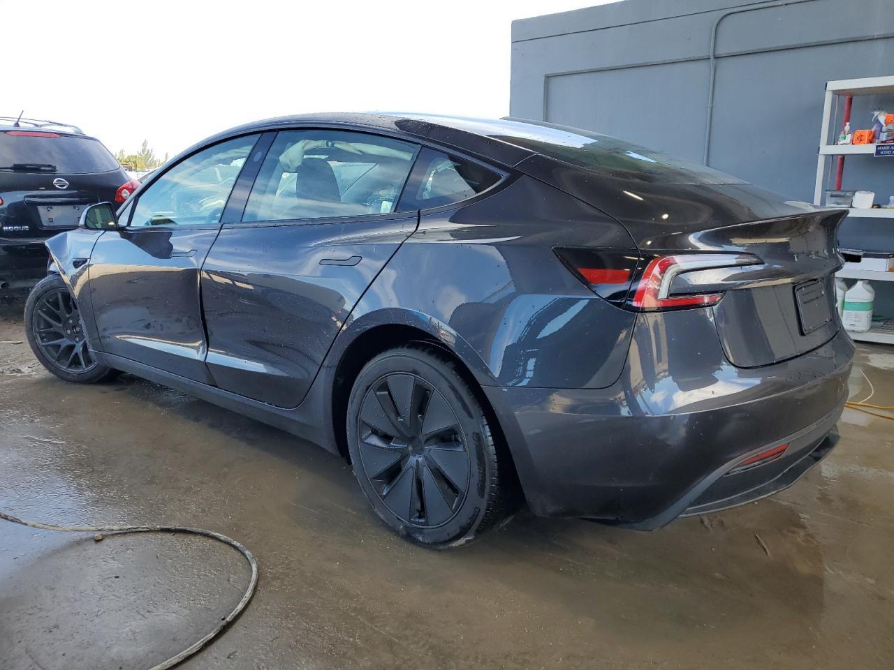 2024 TESLA MODEL 3 - Фото 2