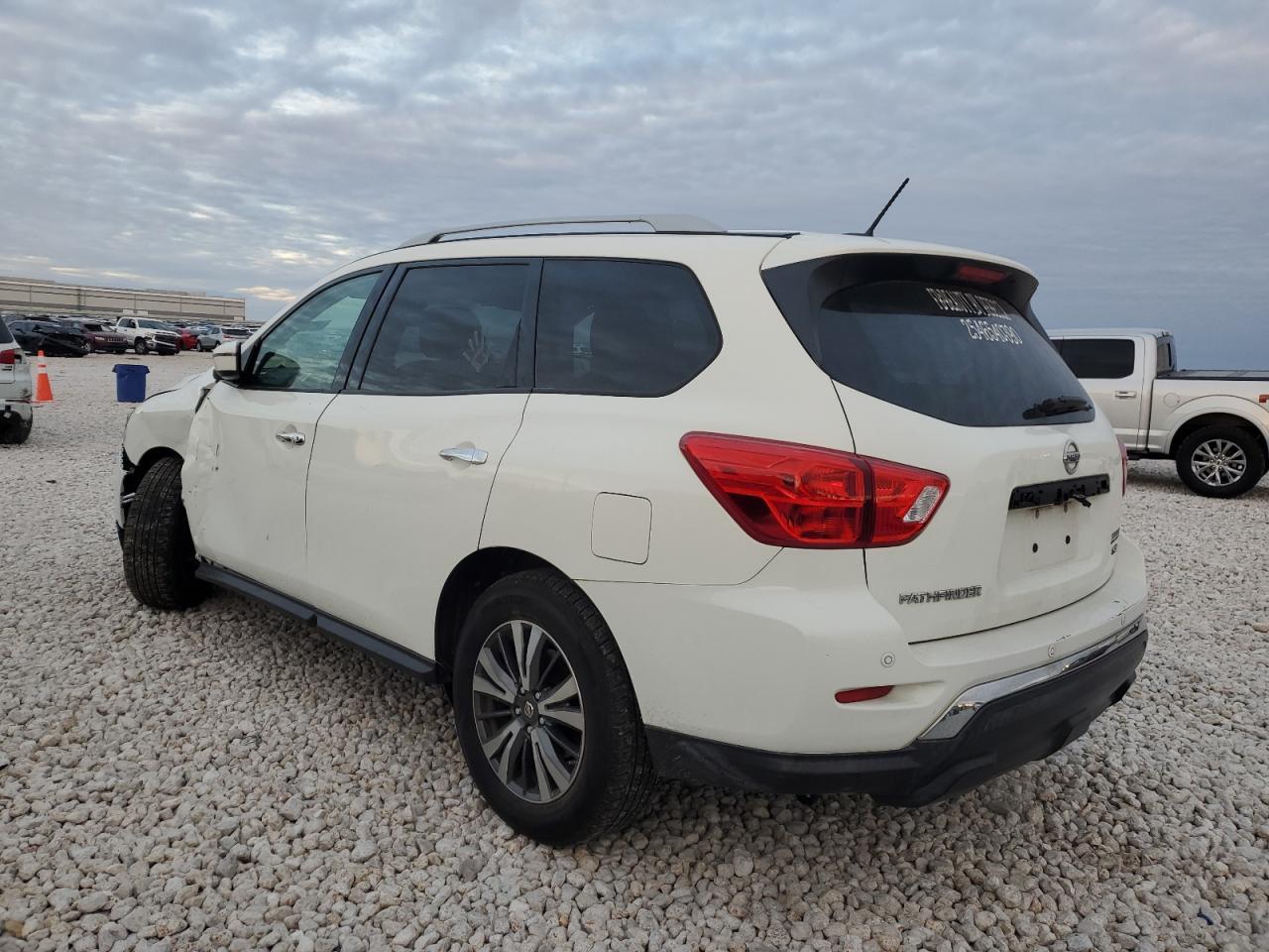 2018 NISSAN PATHFINDER - Image 2