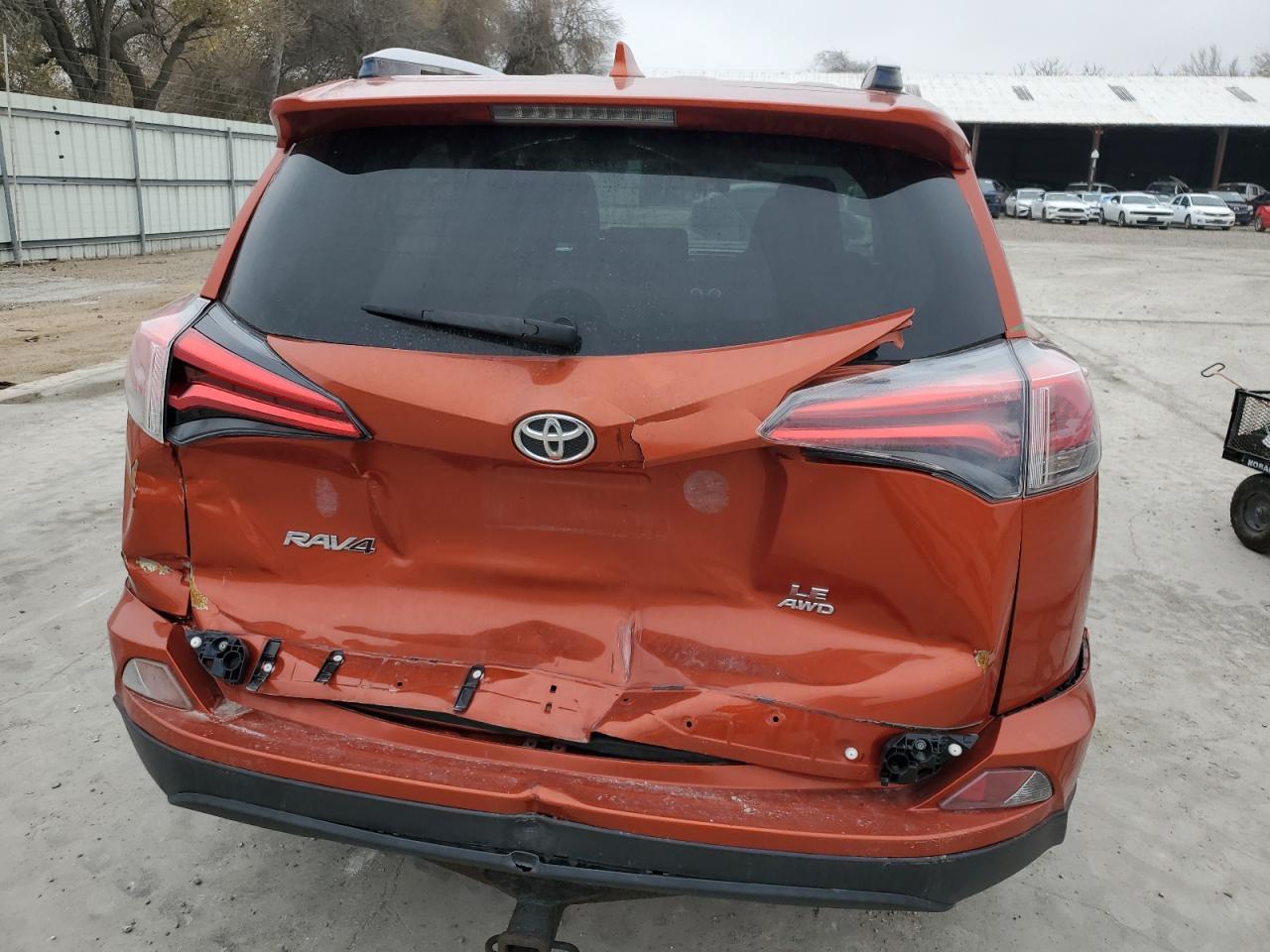 2016 TOYOTA RAV4 LE - Фото 6