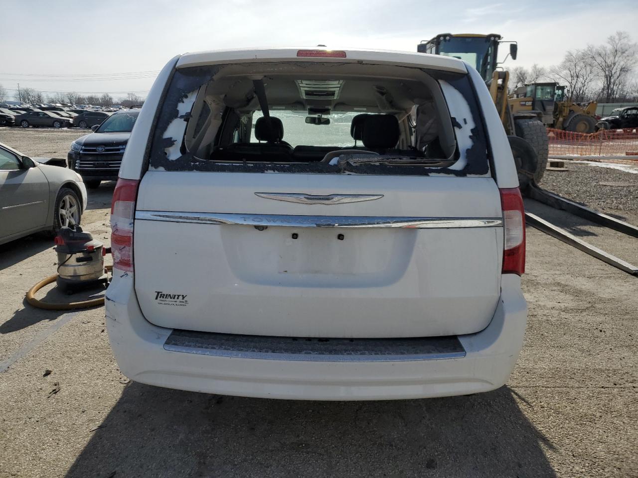 2014 CHRYSLER TOWN & COU - Фото 6