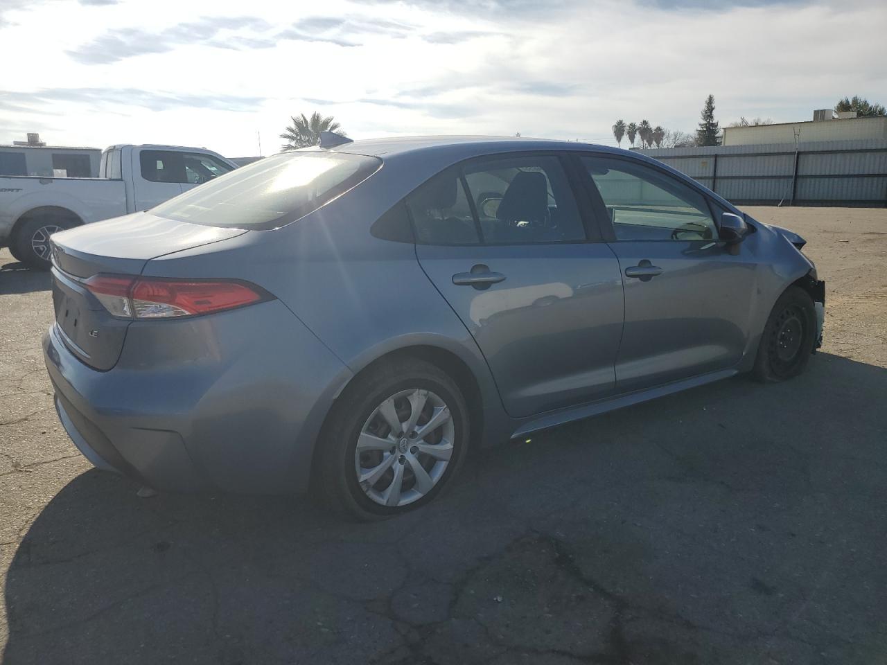 2020 TOYOTA COROLLA LE - Фото 3