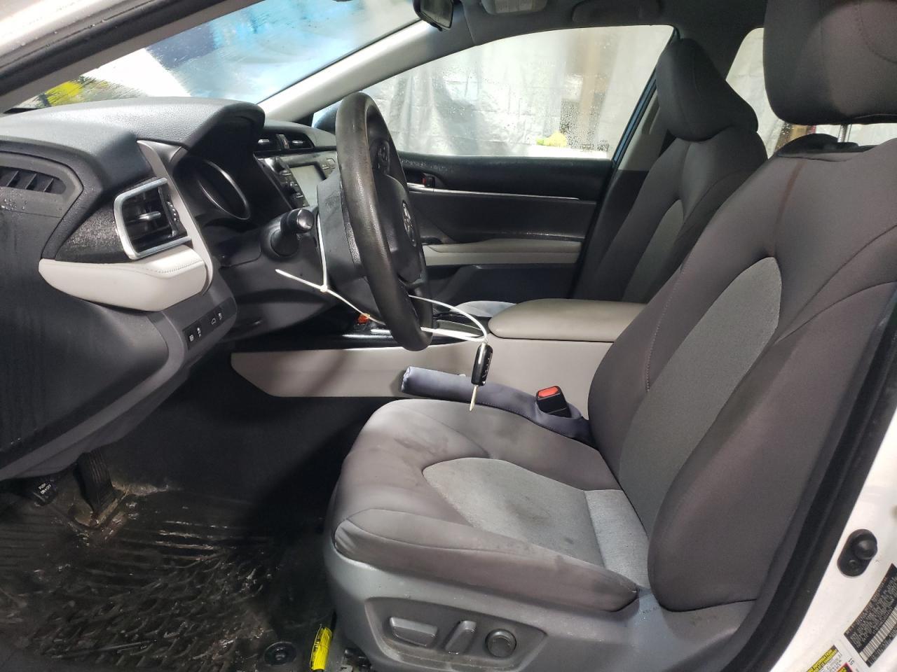 2018 TOYOTA CAMRY L - Фото 7