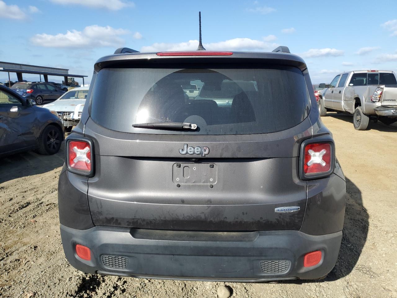 2017 JEEP RENEGADE L - Image 6