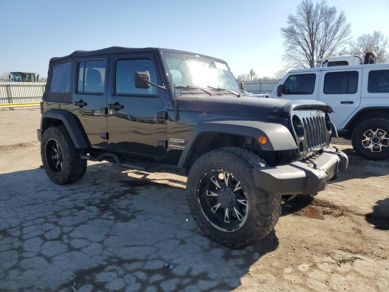2017 JEEP WRANGLER U - Image 4
