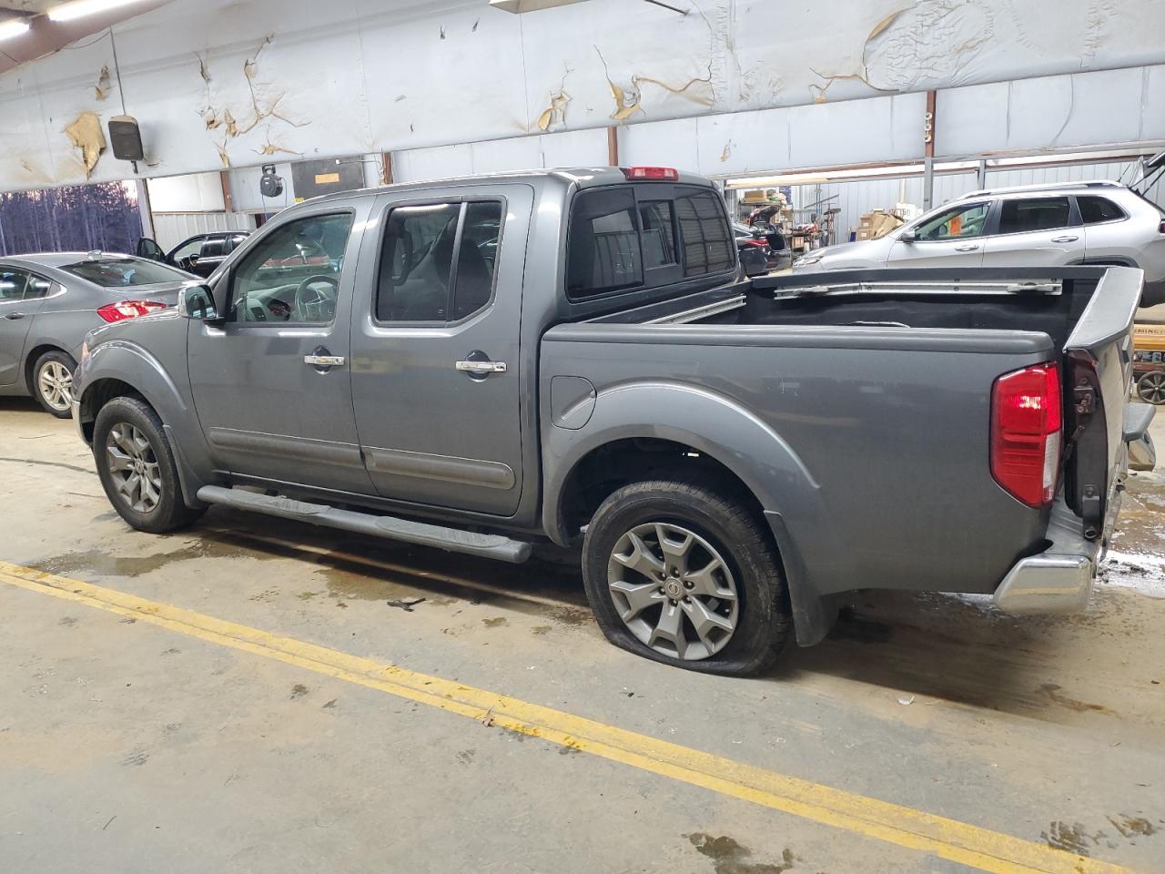 2019 NISSAN FRONTIER S - Фото 2
