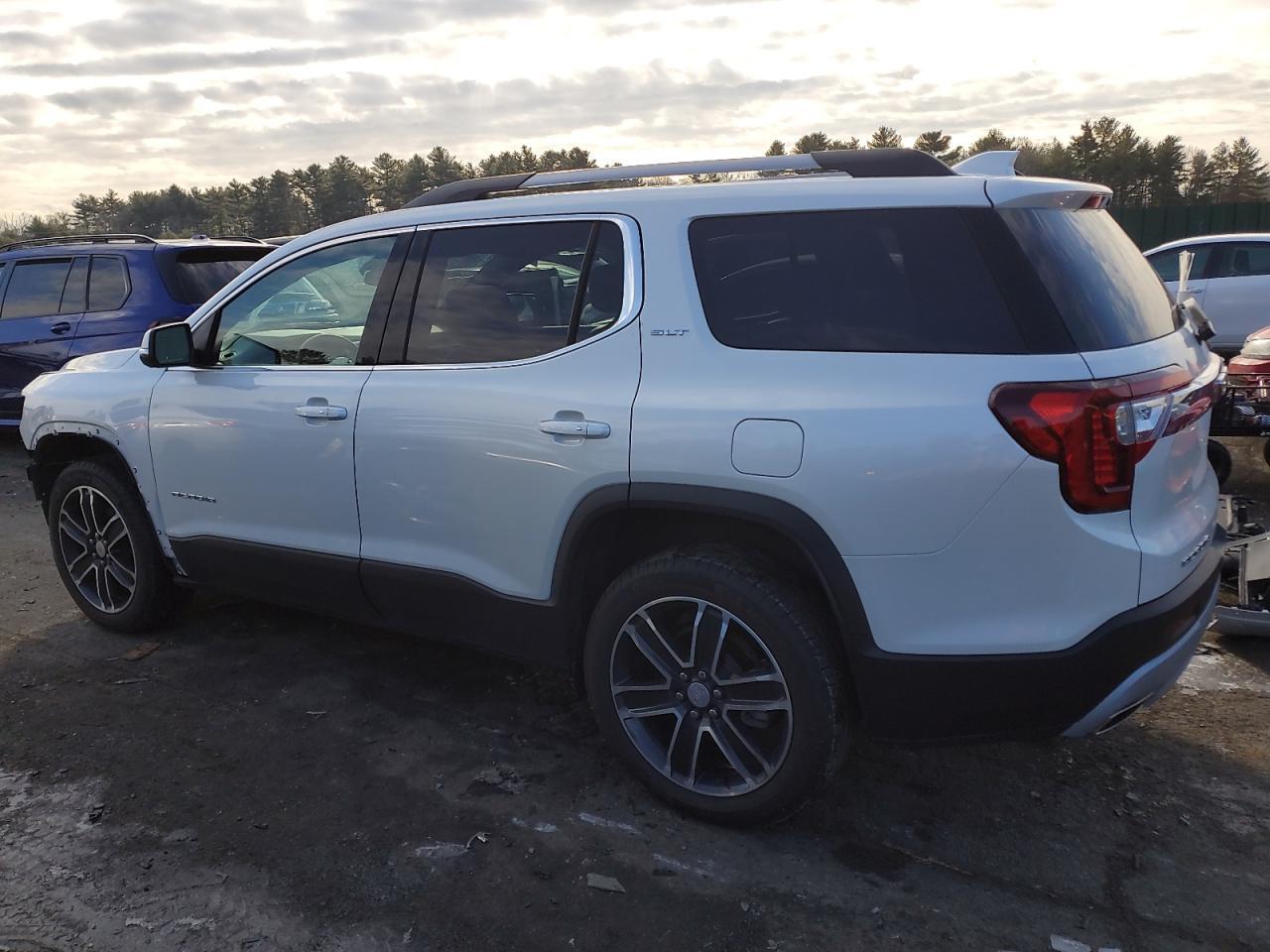 2023 GMC ACADIA SLT - Image 2