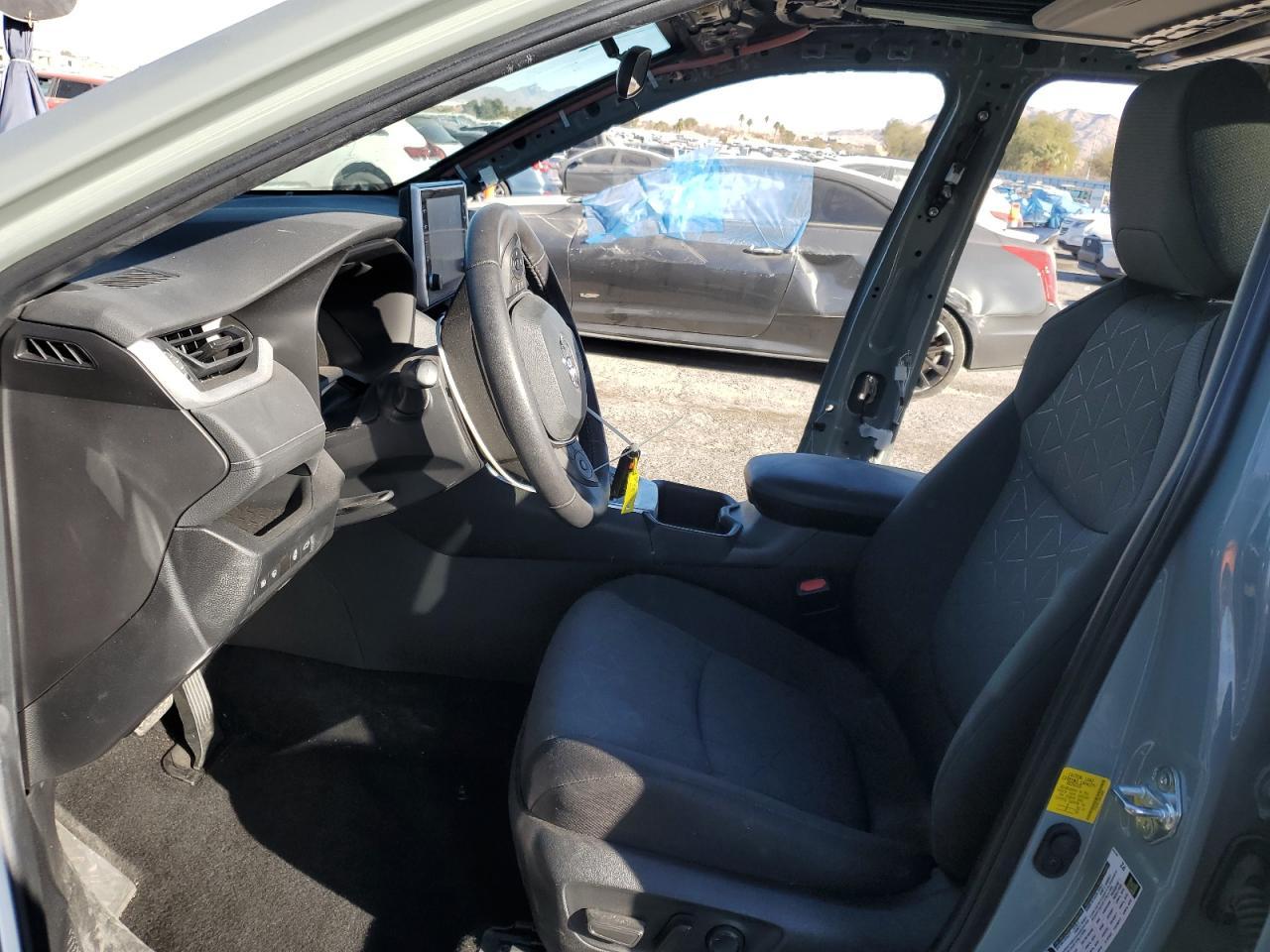 2022 TOYOTA RAV4 XLE - Фото 7