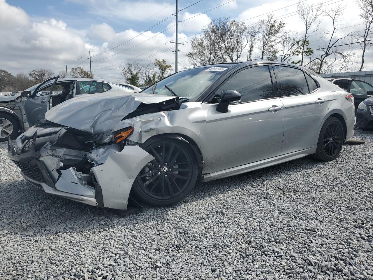 2022 TOYOTA CAMRY XSE