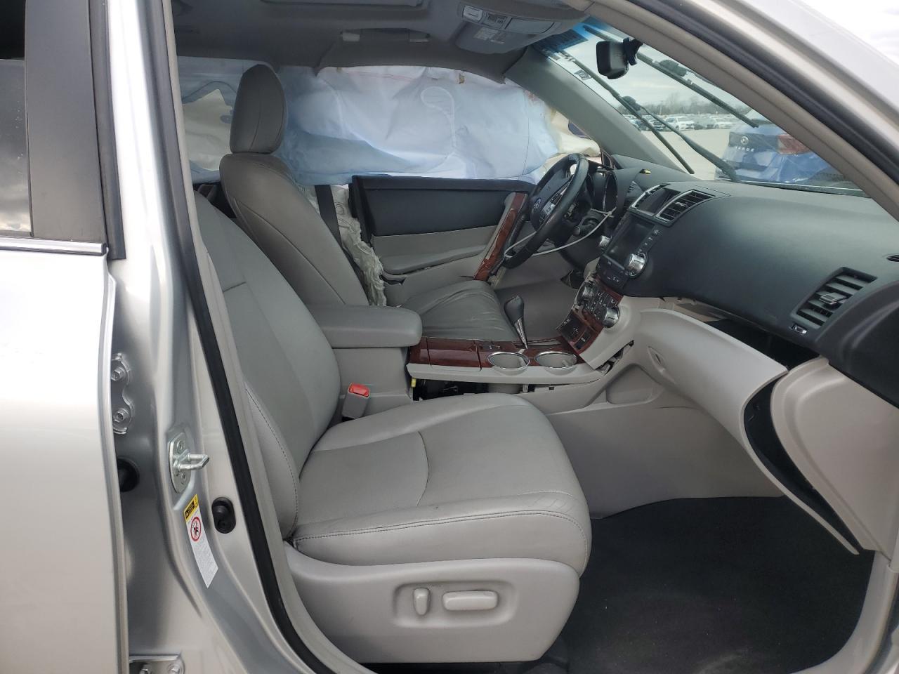 2012 TOYOTA HIGHLANDER - Image 7