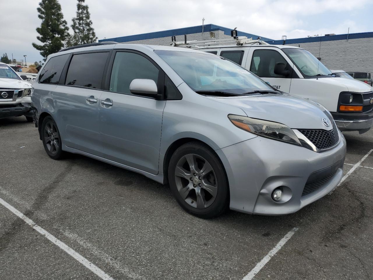 2015 TOYOTA SIENNA SPO - Фото 4