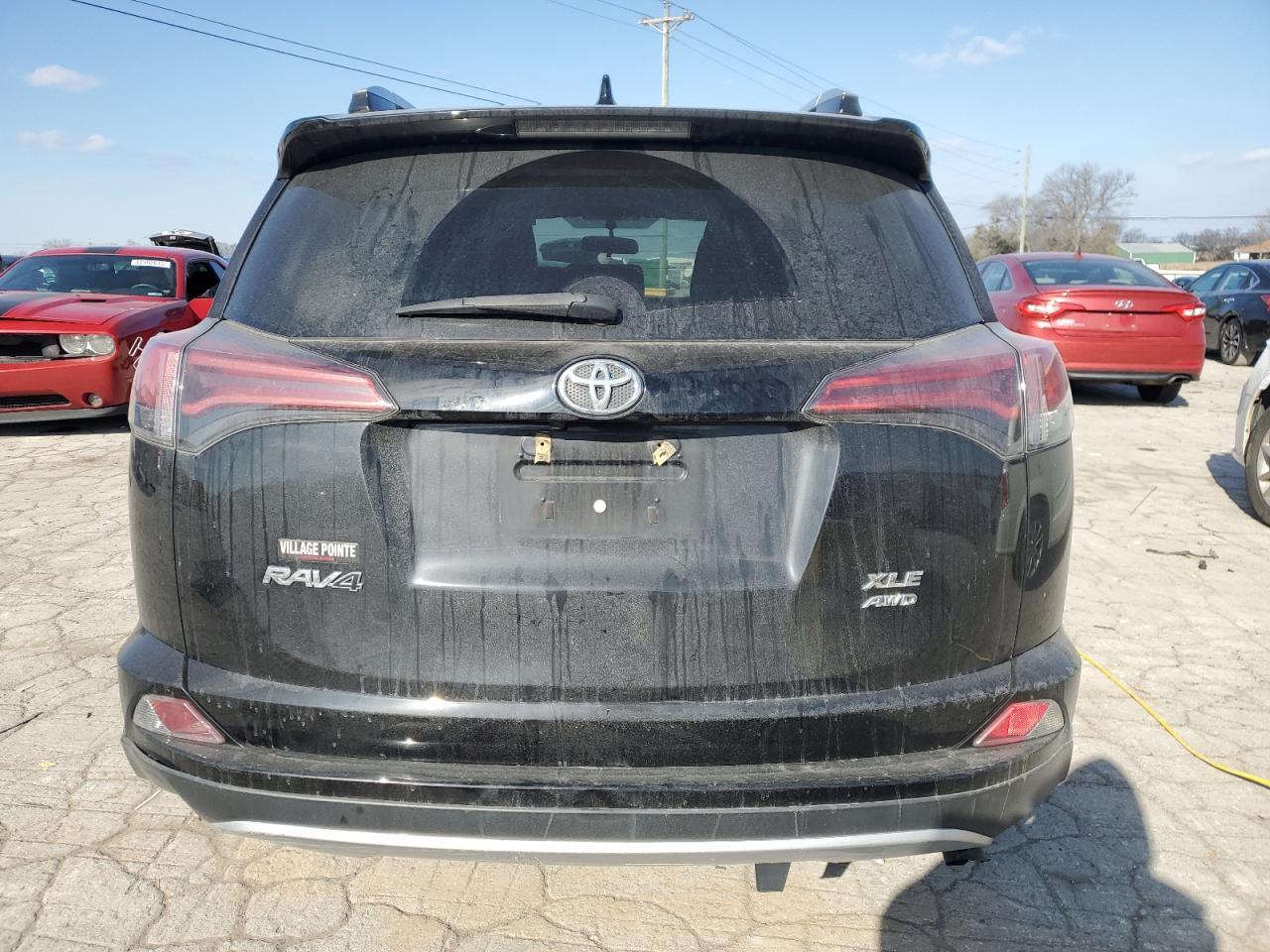 2016 TOYOTA RAV4 XLE - Image 6