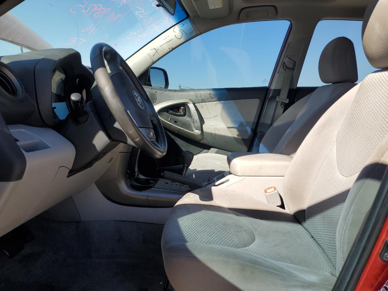 2011 TOYOTA RAV4 - Image 7