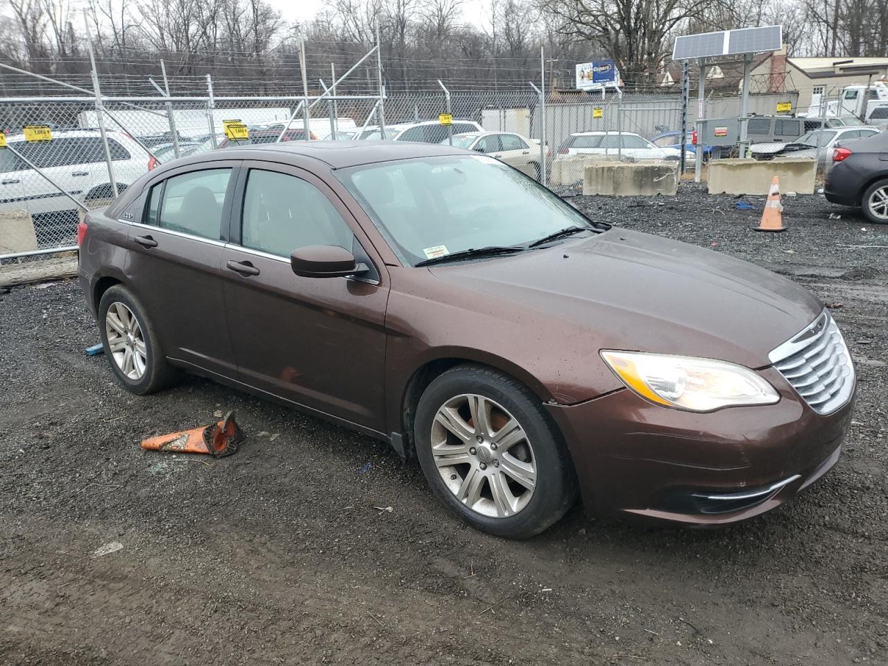 2012 CHRYSLER 200 TOURIN - Image 4