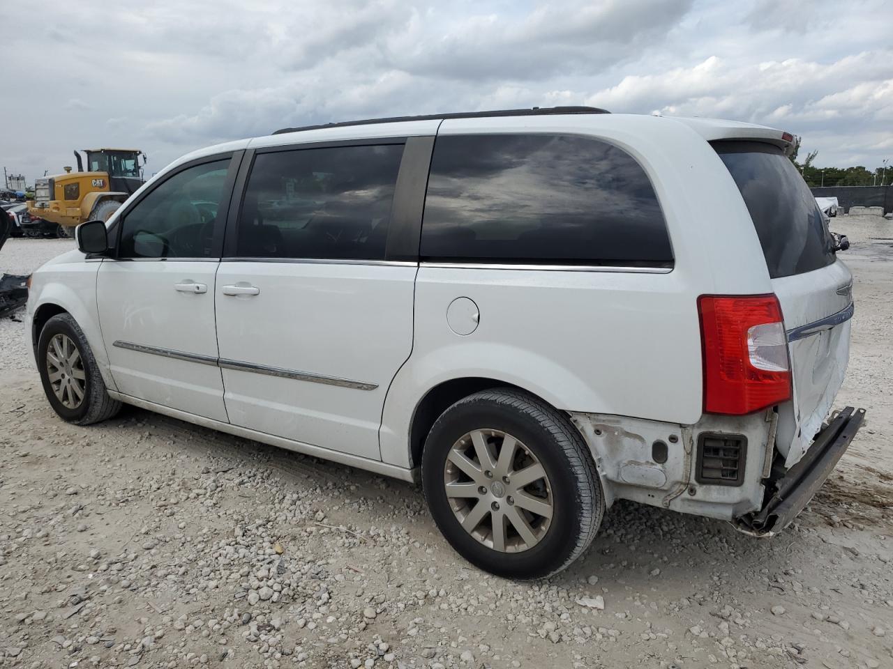 2014 CHRYSLER TOWN & COU - Image 2