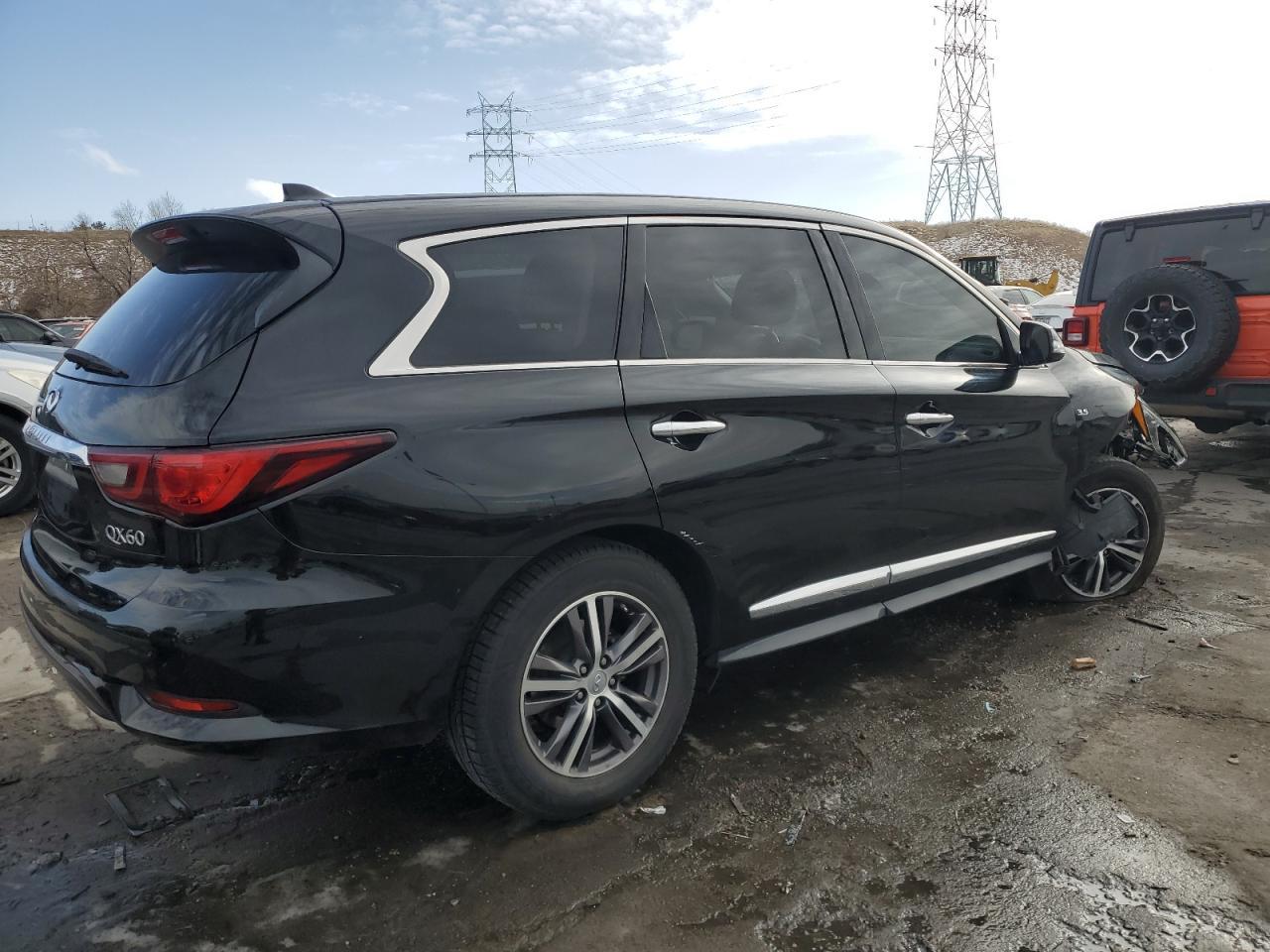 2019 INFINITI QX60 LUXE - Image 3