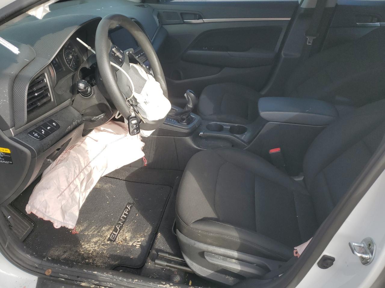 2019 HYUNDAI ELANTRA SE - Image 7