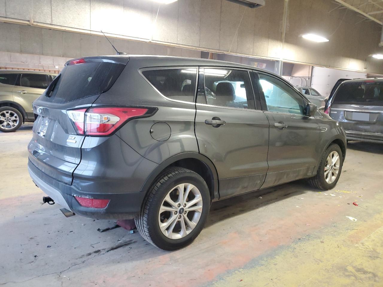 2017 FORD ESCAPE SE - Фото 3