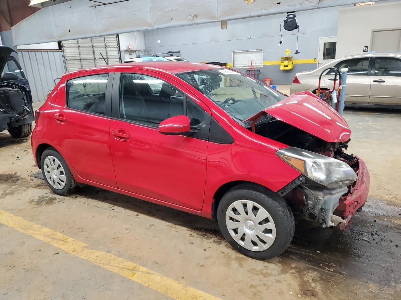 2015 TOYOTA YARIS - Фото 4