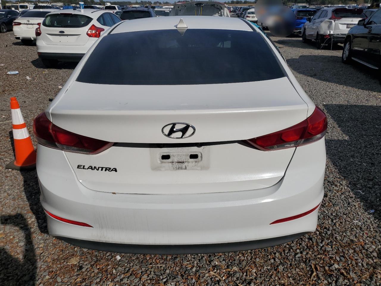 2018 HYUNDAI ELANTRA SE - Image 6